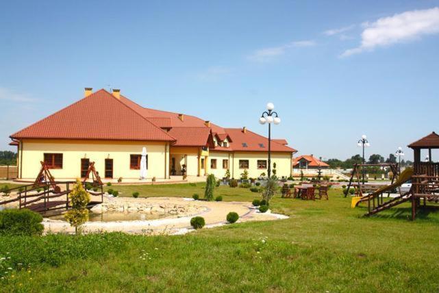 Hotel Wasik Krogulcza Luaran gambar